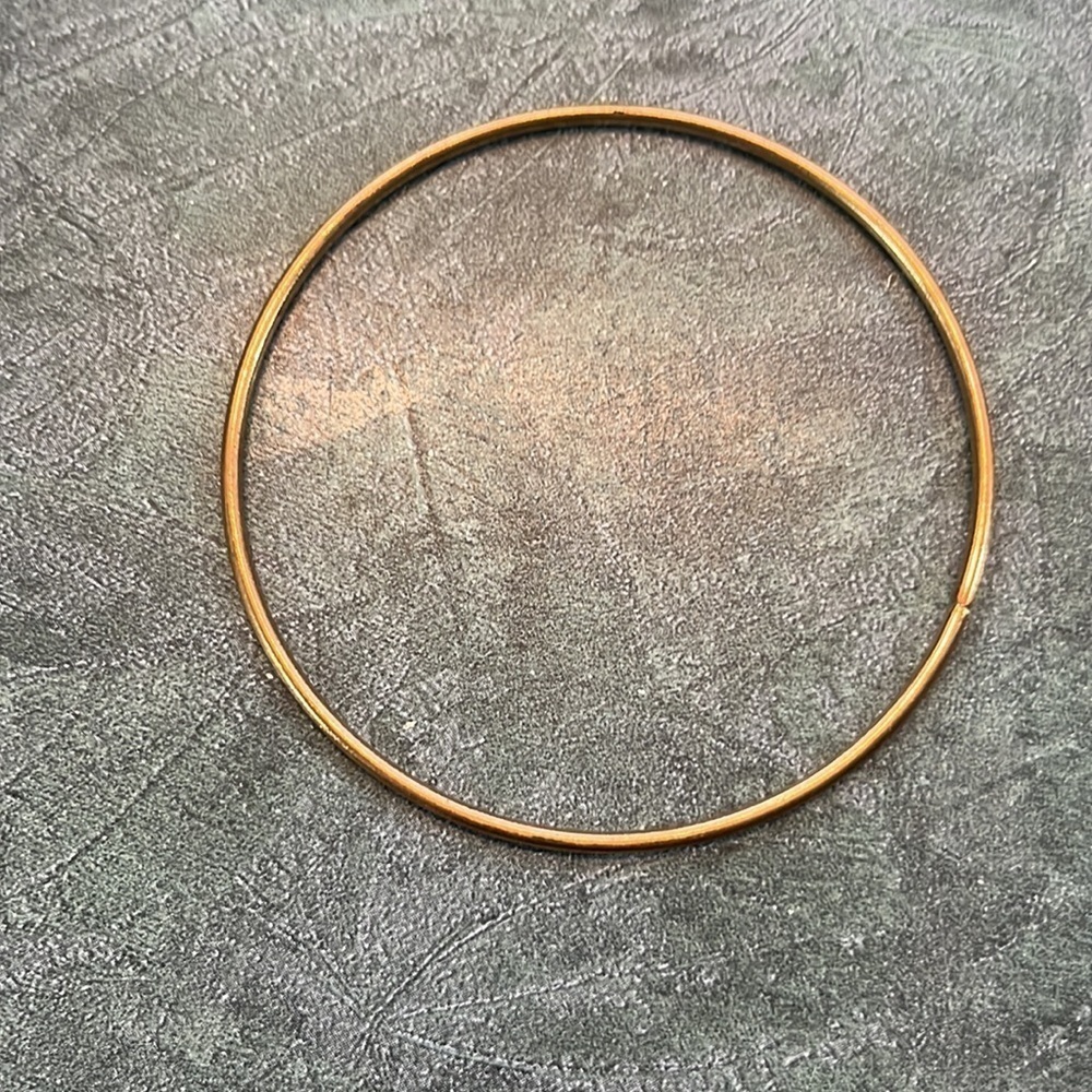 Vintage brass coloured bracelets - Picture 2 of 12